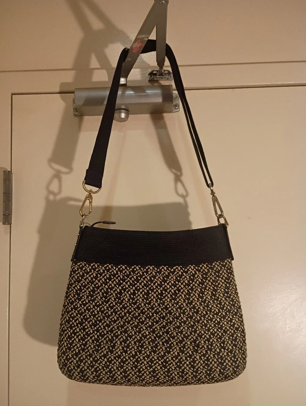 Eric Javits Black Beige Raffia Strap Crossbody Messenger Bag Gold Tone Logo
